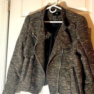 H&M Tweed like cropped blazer/jacket. Size 12 size fits like 8-10